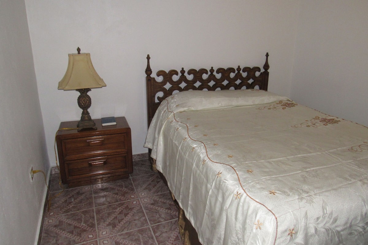 Suite | Desk, iron/ironing board, free cots/infant beds, free WiFi