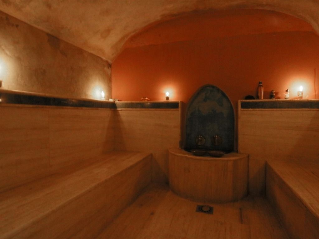 Een Turks bad/hammam, gezichtsbehandelingen