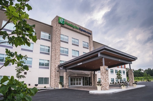 Holiday Inn Express & Suites Kingston-Ulster by IHG