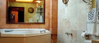 Hotel Real Azteca