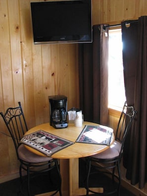Cabin 15, 1 Queen Bed