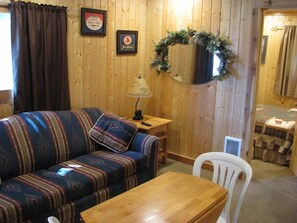 Cabin 2, 1 Queen Bed, Kitchenette | Individually decorated, individually furnished, desk, free WiFi - Evergreen Motel (Coram)