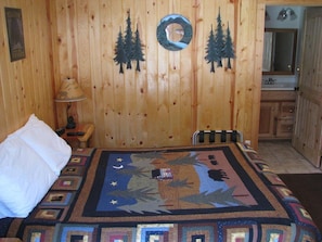 Cabin 15, 1 Queen Bed | Individually decorated, individually furnished, desk, free WiFi - Evergreen Motel (Coram)