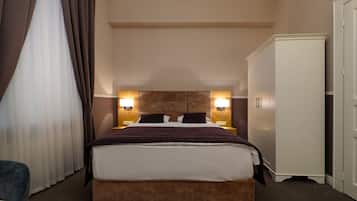 Standard Double or Twin Room, 1 Bedroom | Minibar, in-room safe, desk, iron/ironing board