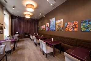 Breakfast, lunch, dinner served; Eastern European cuisine - Modern Art Hotel (Lviv)