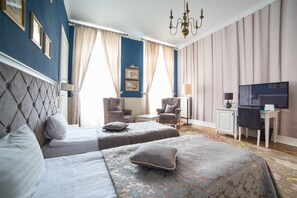 Comfort Twin Room | Minibar, in-room safe, desk, iron/ironing board - Modern Art Hotel (Lviv)