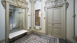 Interior - Modern Art Hotel - Maestro (Lviv)