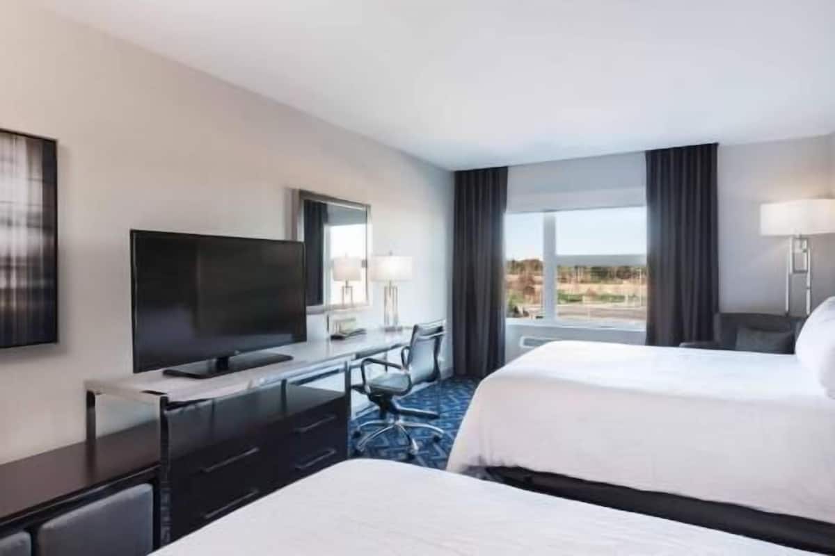 In-room safe, desk, blackout drapes, iron/ironing board