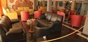 Coin salon dans le hall