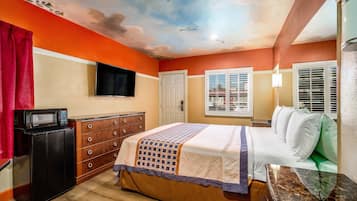 Room, 1 King Bed | Desk, blackout curtains, free WiFi, bed sheets