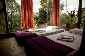 Suite, eigenes Bad, Gartenblick (Fogo) | 1 Schlafzimmer, kostenloses WLAN, Bettwäsche