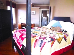 Executive-Suite, Mehrere Betten, Nichtraucher | 1 Schlafzimmer, hochwertige Bettwaren, Schreibtisch