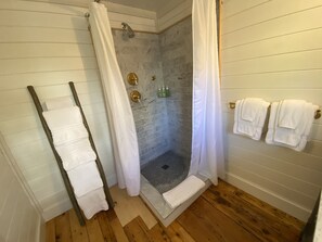 Artist Loft - Queen Bed | Bathroom | Shower, hair dryer, bathrobes, towels - Martin House Inn (Nantucket)