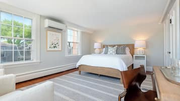 Deluxe Queen - Room 8 | 1 bedroom, Frette Italian sheets, premium bedding, down comforters