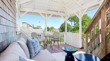 Deluxe King - Room 4 | Terrace/patio