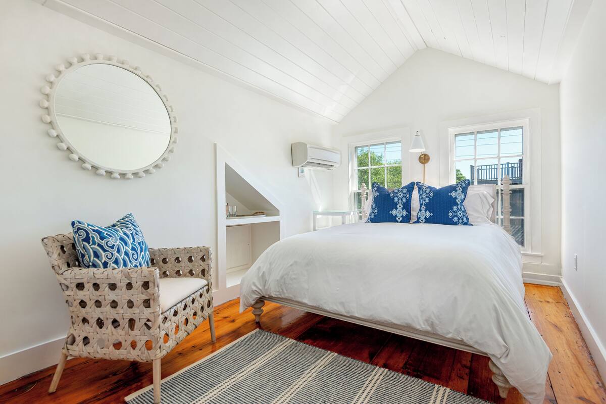 Standard Queen - Room 12 | Frette Italian sheets, premium bedding, down comforters, pillowtop beds
