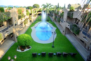 Outdoor pool, open 6:00 AM to 9:30 PM, pool umbrellas, pool loungers - Suites Layfer cocineta room y hotel Cordoba Veracruz Mexico (Córdoba)