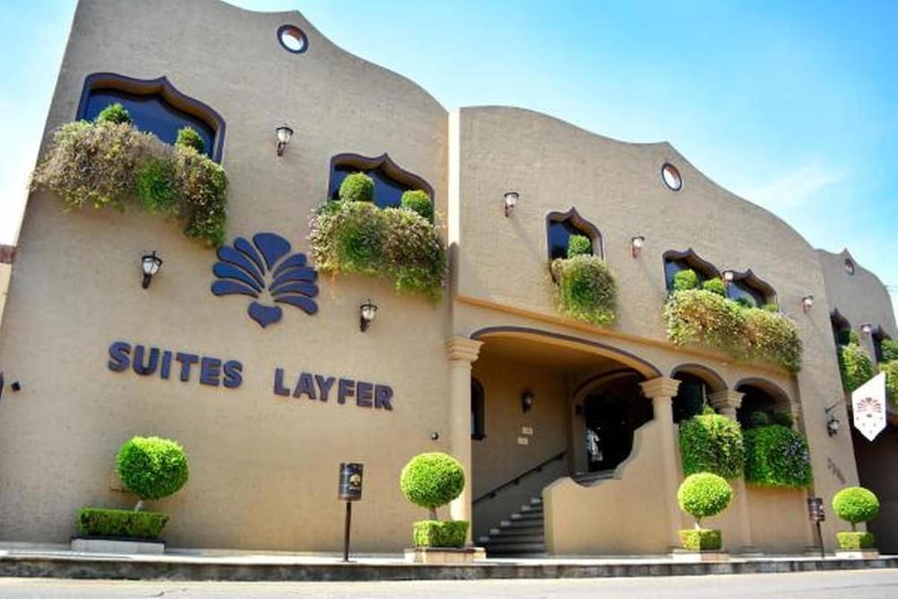 HOTEL SUITES LAYFER