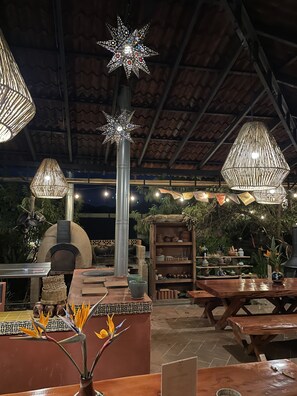 Breakfast, lunch and dinner served - Sandunga Cabañas Boutique (Tzintzuntzan)