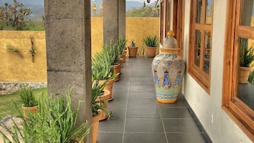 Cabaña familiar, 2 habitaciones, cocina, vista al lago | Terraza o patio