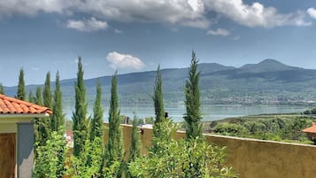 Romantic Cabin, 1 King Bed, Terrace, Partial Lake View (Maria Luisa) | Lake view