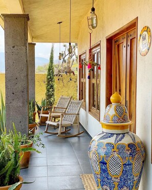 Family Cabin, 2 Bedrooms, Kitchen, Lake View | Living area | Smart TV, heated floors