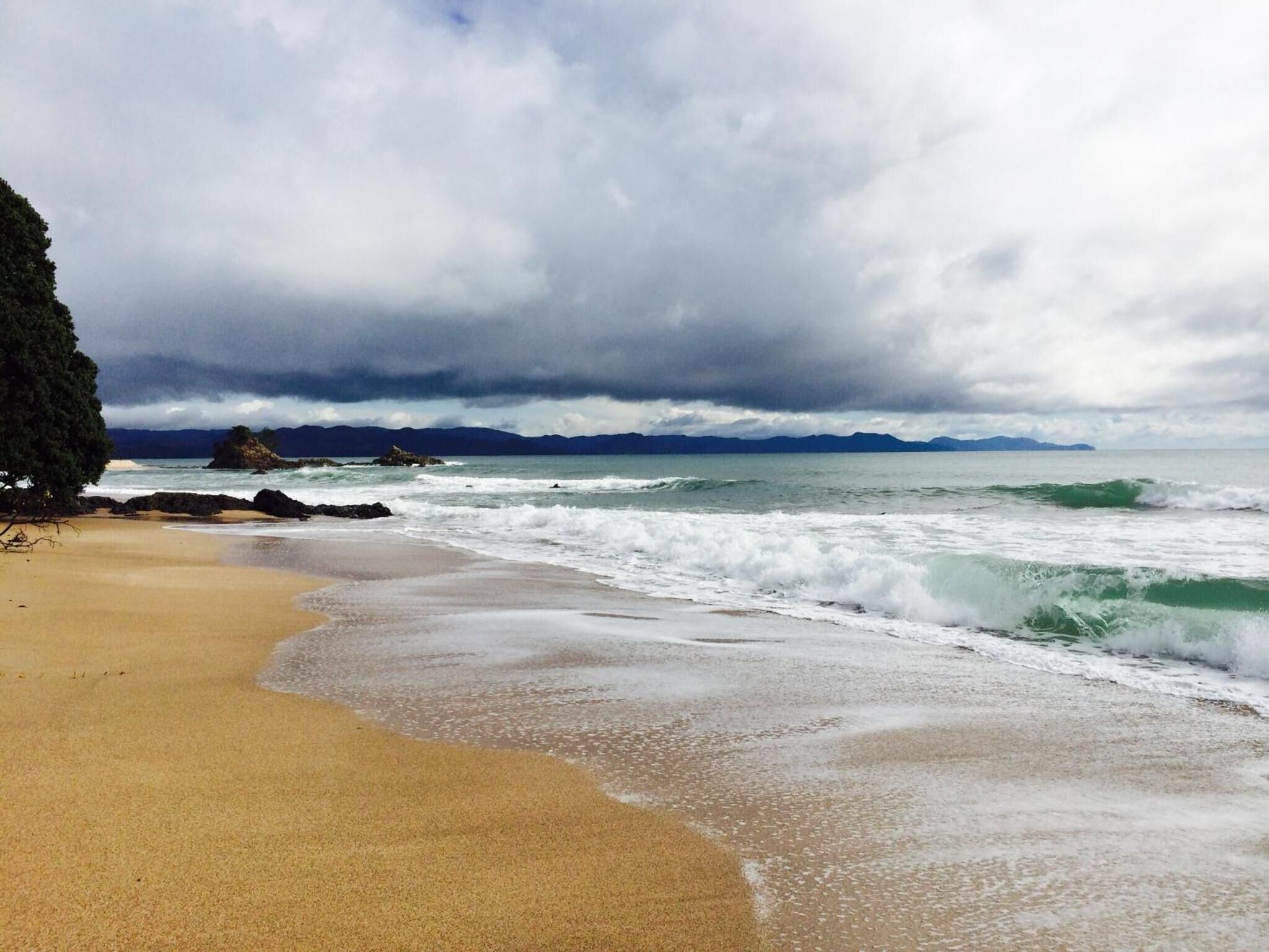 Playa en los alrededores y toallas de playa 