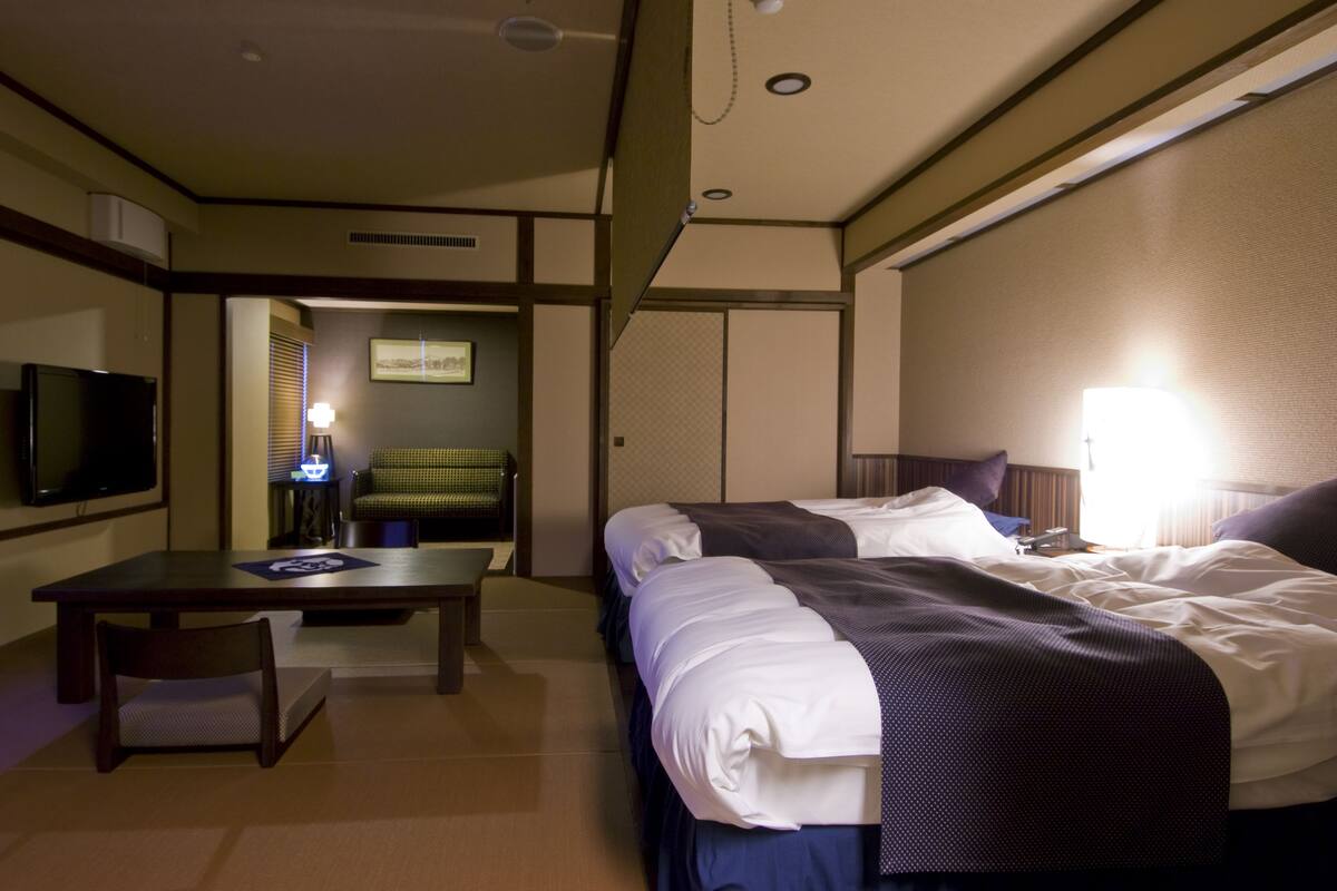 客房, 非吸煙房 (Mixed Beds & Shared Hot Spring Access) | 迷你吧、房內夾萬、床單