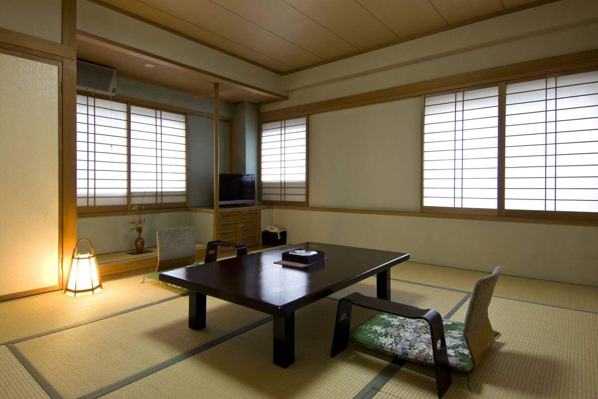 傳統客房, 非吸煙房 (Futon Bed & Shared Hot Spring Access) | 迷你吧、房內夾萬、床單