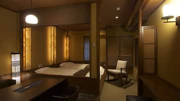 Suite Desain, Bebas Asap Rokok (TWNLow Bed & Shared Hot Spring Access) | Minibar, brankas, dan seprai linen