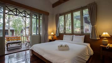 Cottage Double Room | Minibar, in-room safe, blackout curtains, free WiFi