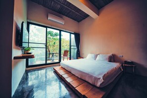 Gallery Double Room, Mountain View (204) | Blackout drapes, free WiFi - Lugo Hotel (Hengchun)