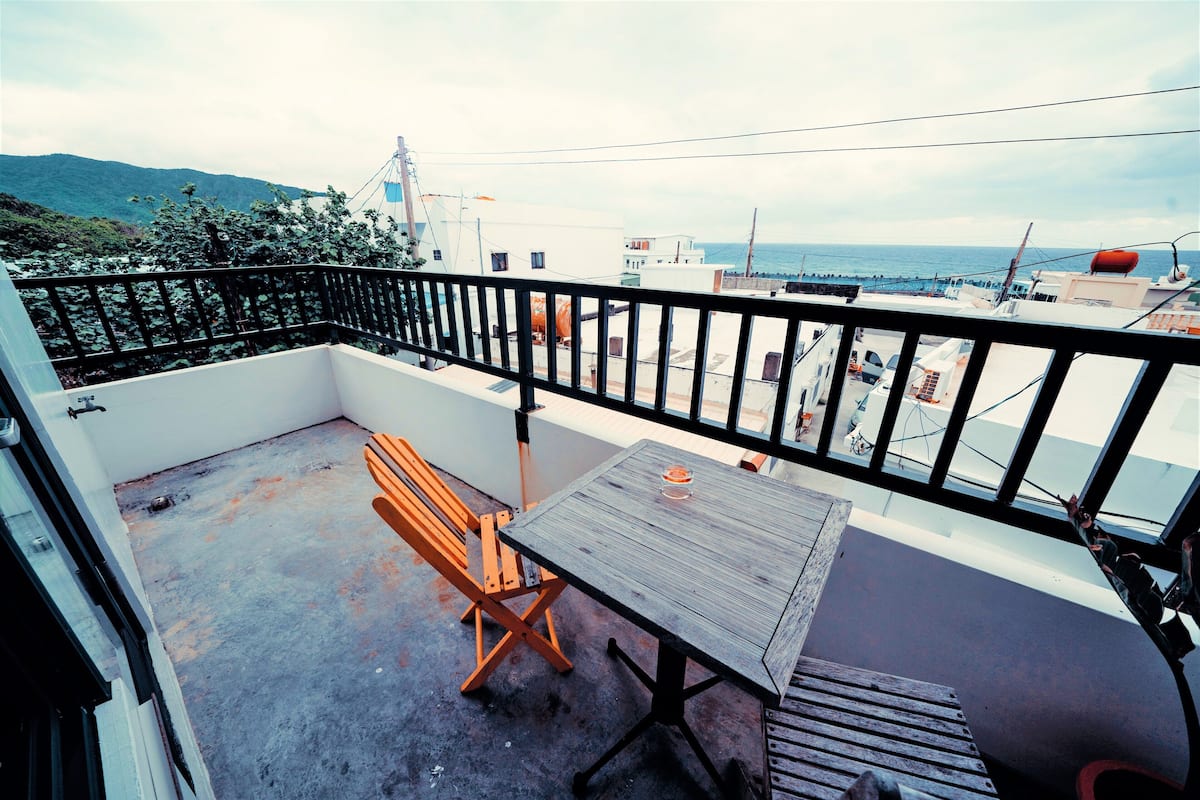 Standard Double Room, Ocean View (201) | Blackout drapes, free WiFi