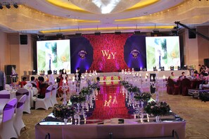 Pernikahan indoor