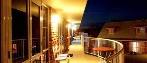 Studio – standard, flere senger, fjellutsikt | Strykejern/-brett og barnesenger (inkludert)