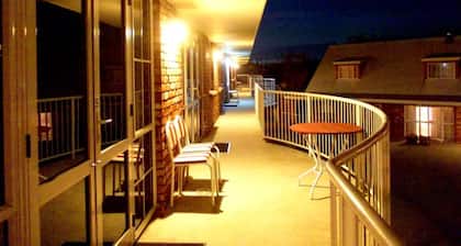 Alexandra Heights Motel