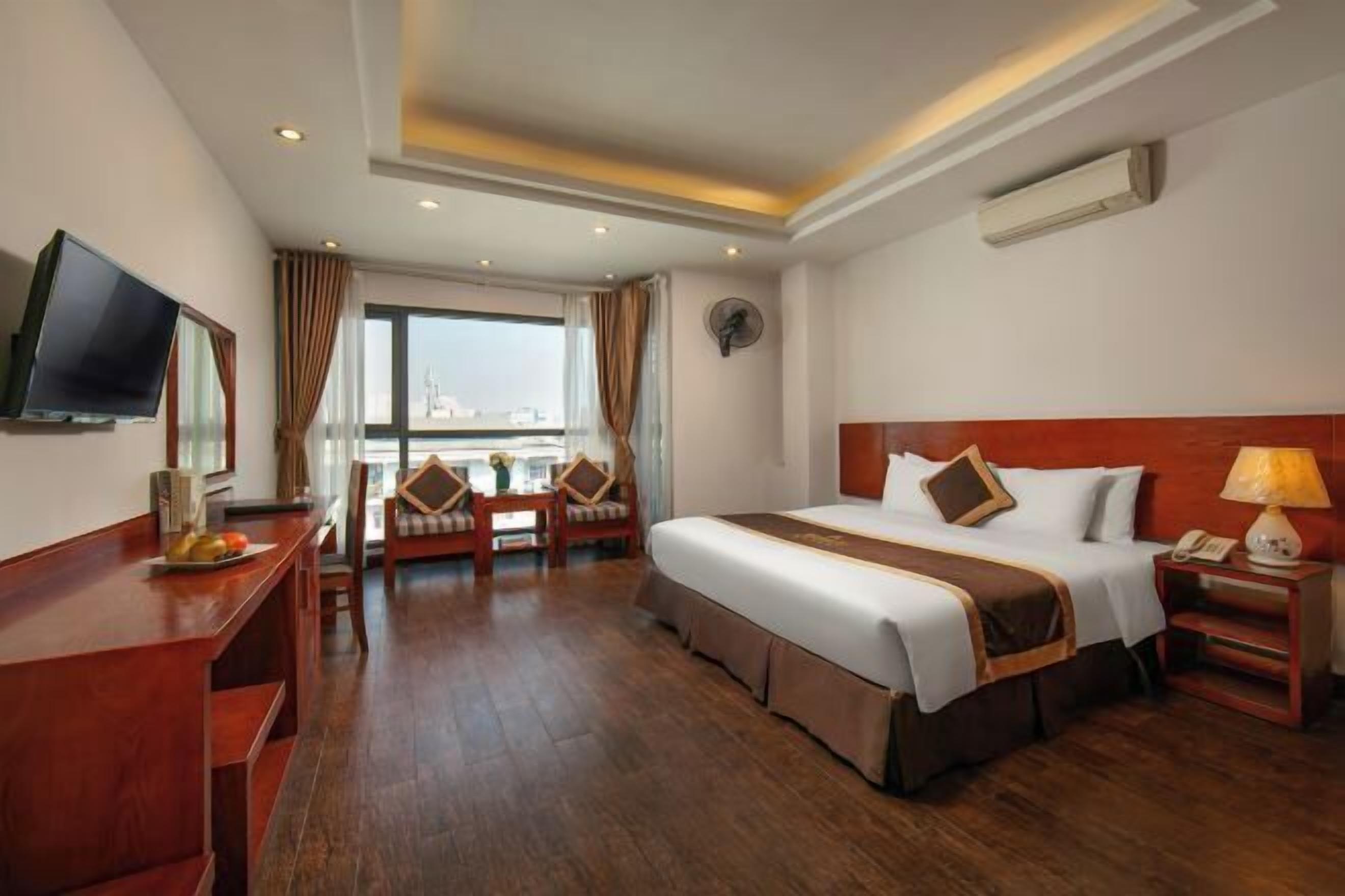 Minibar, coffres-forts dans les chambres, bureau, chambres insonorisées