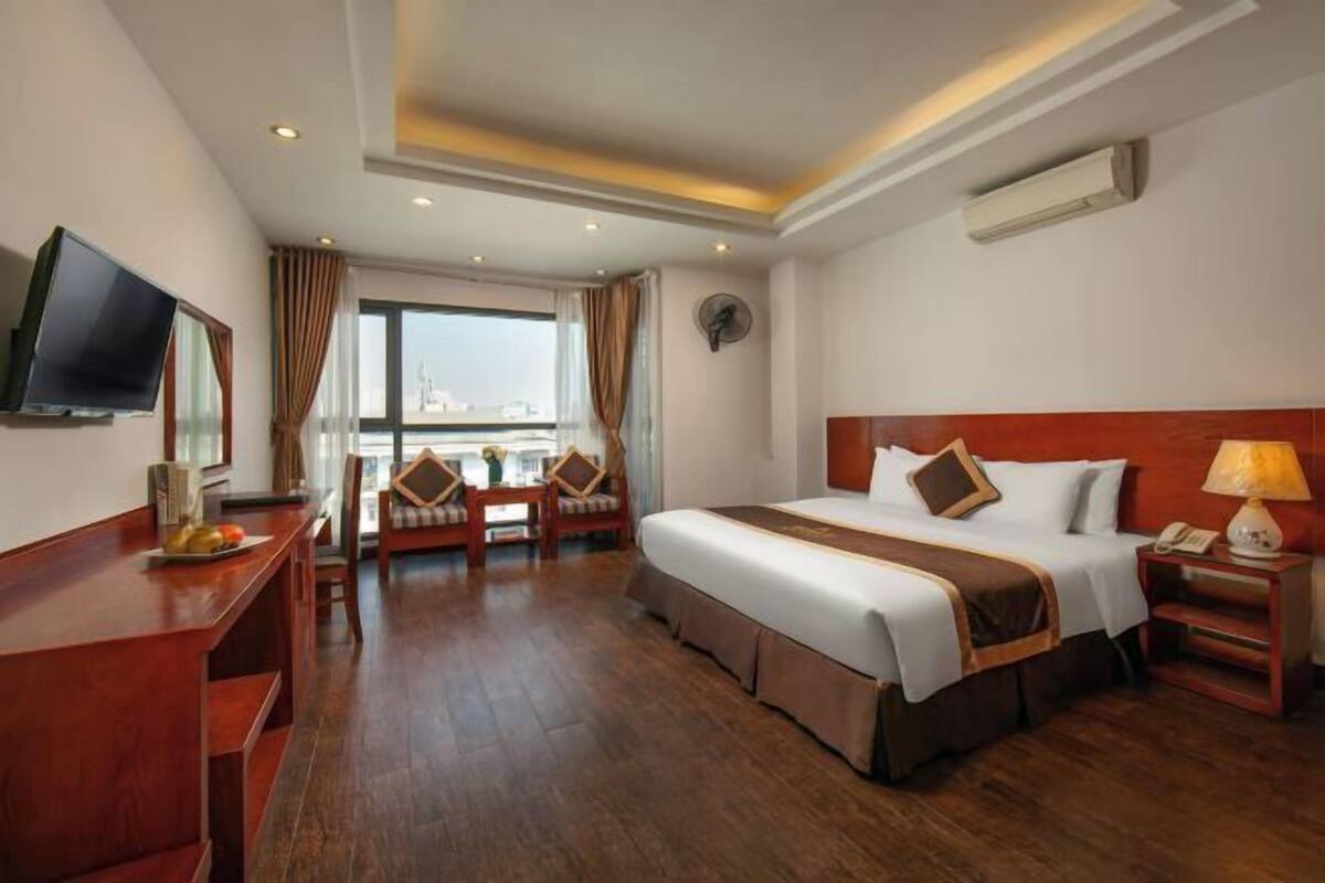 Minibar, in-room safe, desk, soundproofing