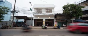 Front of property - Oldie and Sleepy Hostel (Udon Thani)