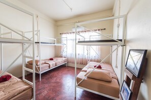 Bed in 6 Bed Mixed Dormitory | Free WiFi - Oldie and Sleepy Hostel (Udon Thani)