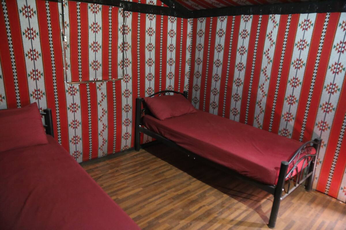 Coffres-forts dans les chambres, draps fournis