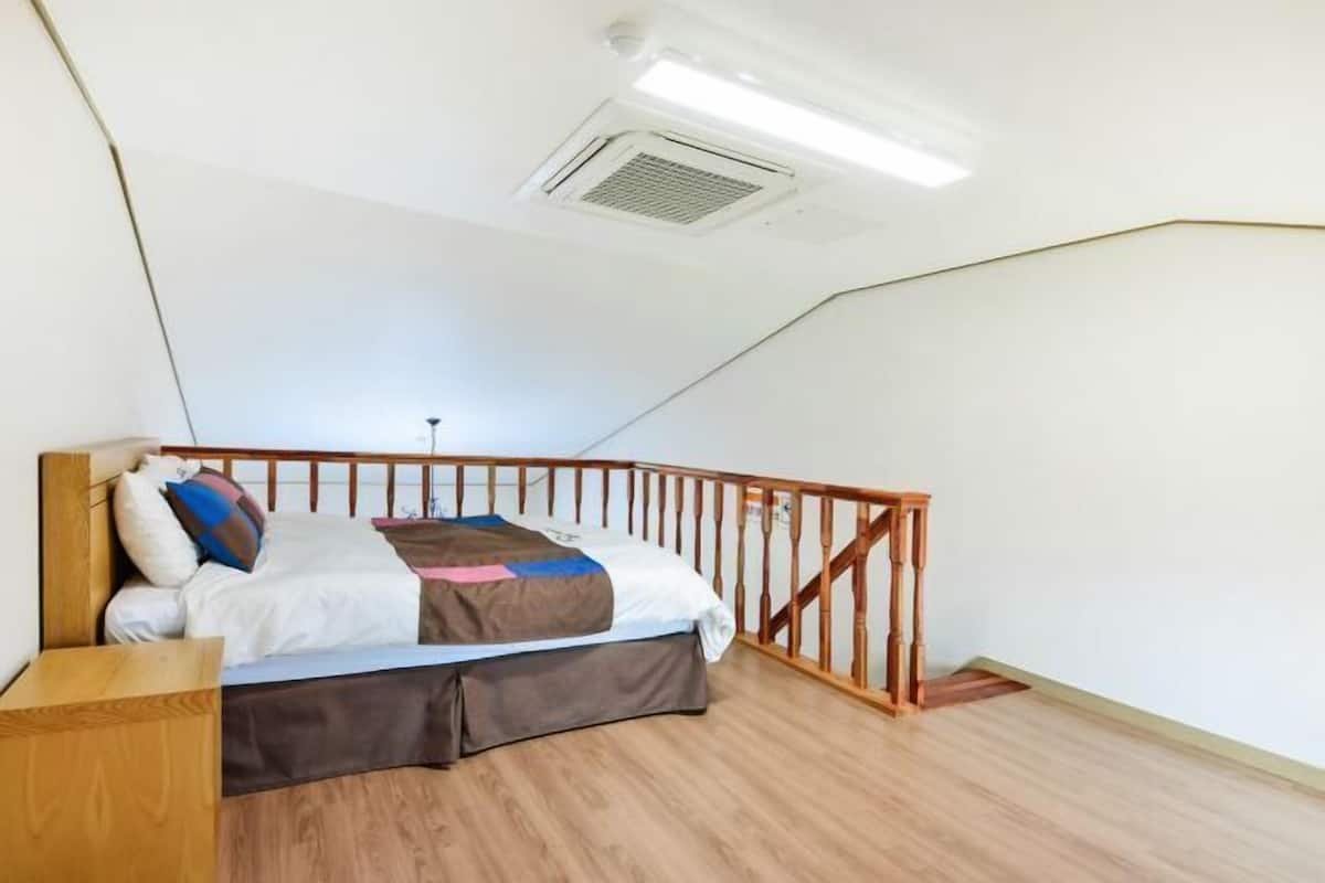 3 bedrooms, premium bedding, individually decorated