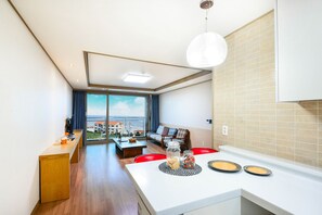 Televisión de pantalla plana de 40 pulgadas con canales por cable 