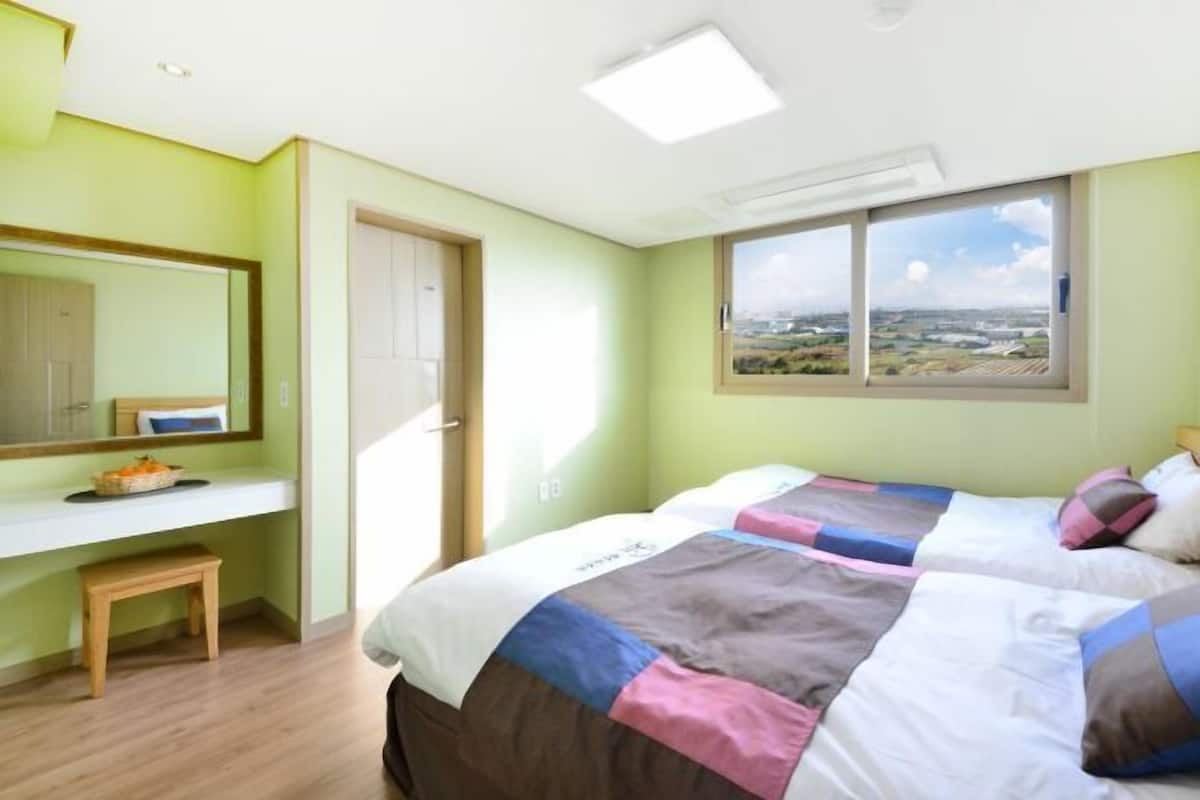 3 bedrooms, premium bedding, individually decorated