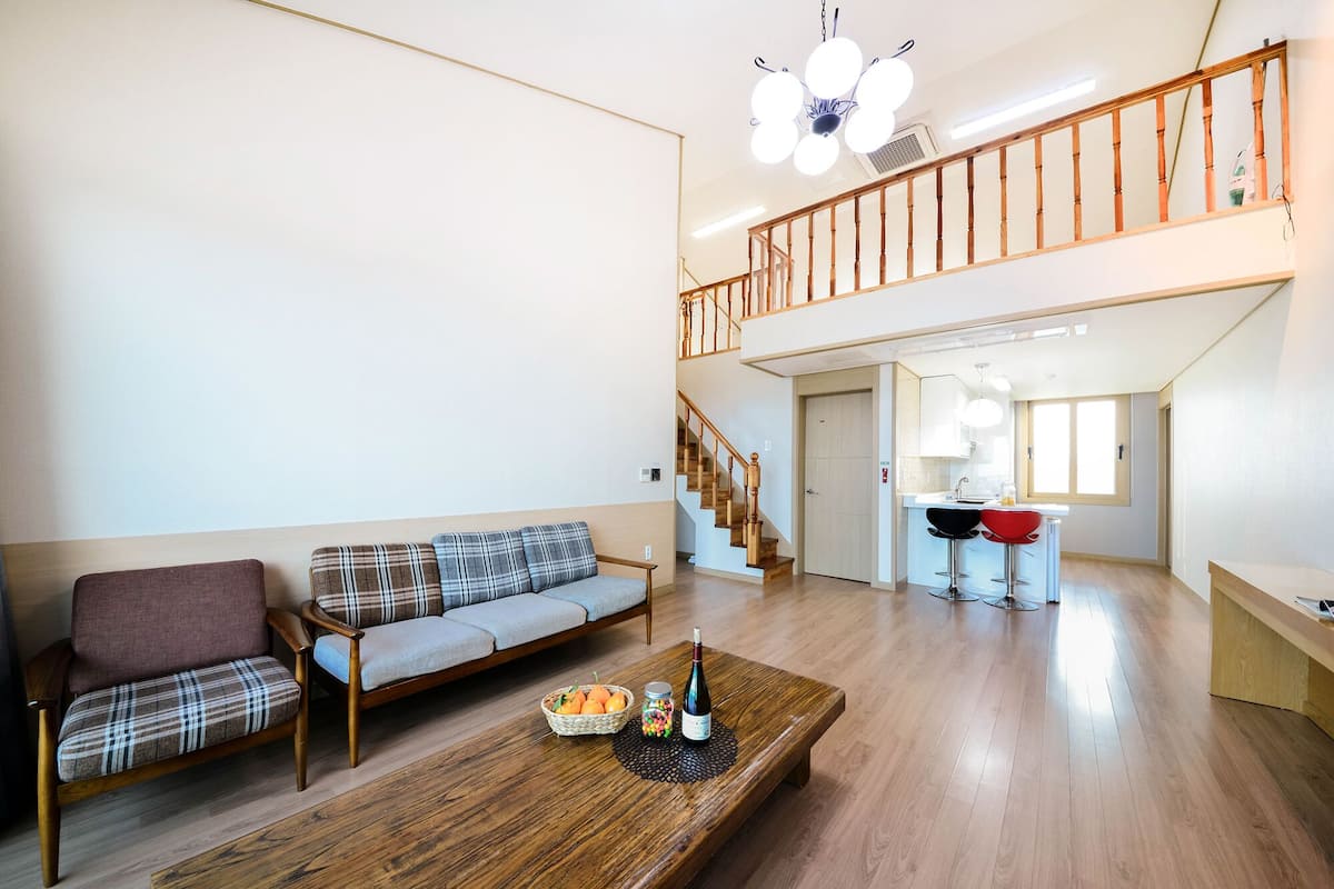 Royal maisonnette, 3 slaapkamers, terras, aan het strand | 3 slaapkamers, luxe beddengoed, individueel gedecoreerd