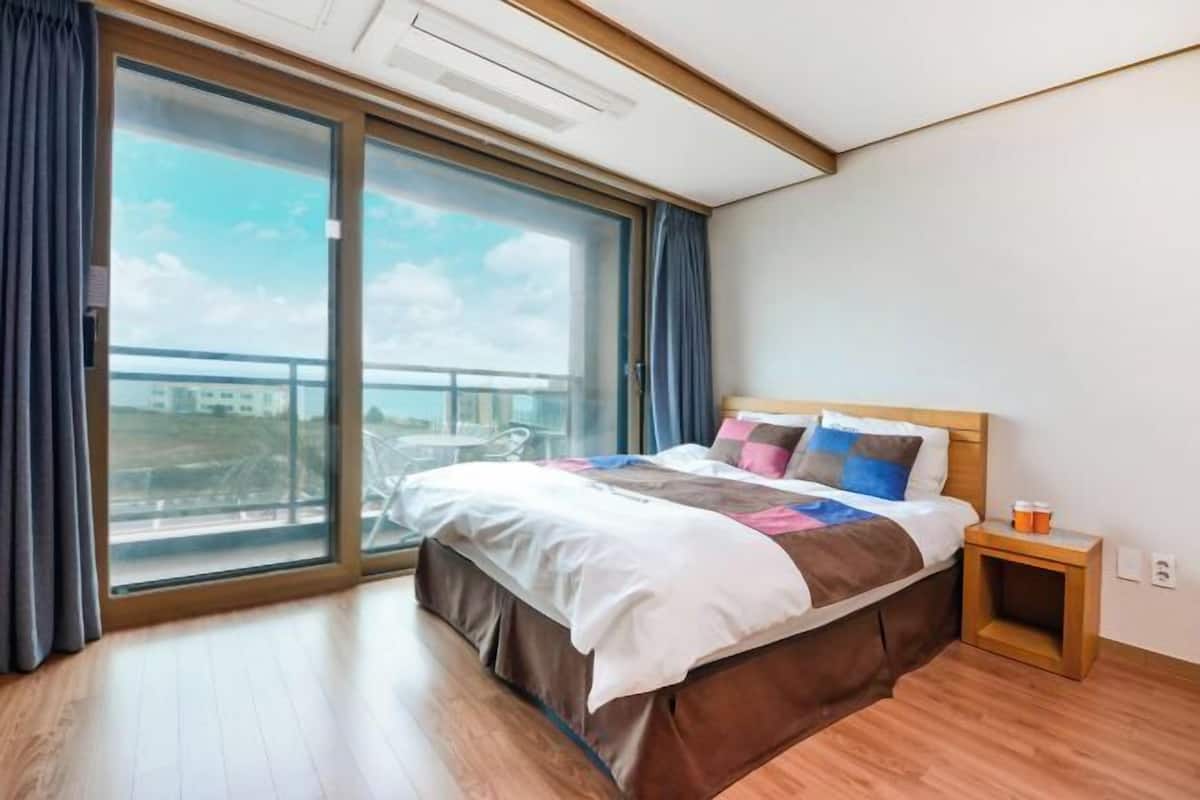 3 bedrooms, premium bedding, individually decorated