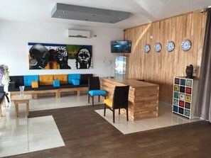 Reception - Murex Plaza Hotel & Suites (Monrovia)