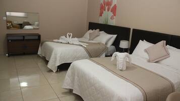 Ropa de cama de alta calidad, minibar, escritorio y cortinas blackout