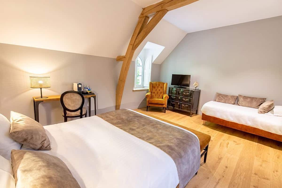 Premium Triple Room
