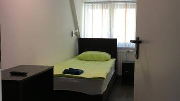 Meja, Wi-fi percuma, cadar katil